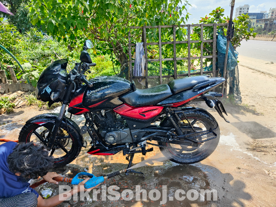 Bajaj pulsar 150 2018